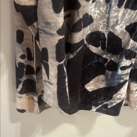 Abstract Patterned Women's Jacket with Hood - Picture 5 of 10